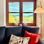 Wunderschöne Mit Balkon Und Blick Auf Alpen Apartment *